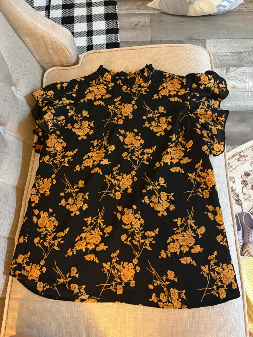SHEIN Black Skirt with Mustard Floral Print